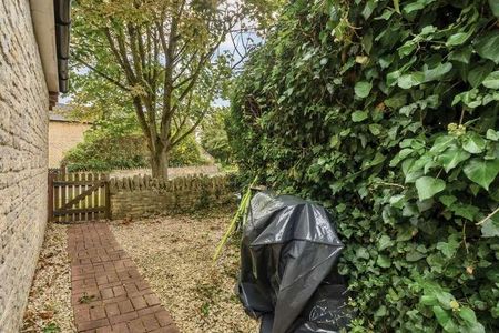 Malthouse Paddock, Buckland, Faringdon, Oxfordshire, SN7 - Photo 2