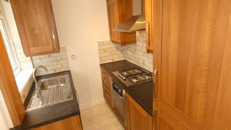 2 bedroom terraced house to rent - Photo 5