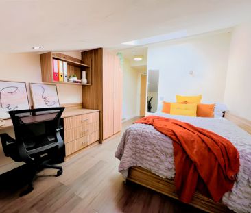 Deluxe Skylight En-Suite - Photo 2