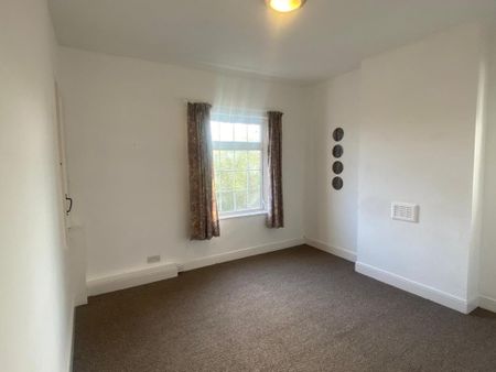 2 bedroom end of terrace house to rent - Photo 3