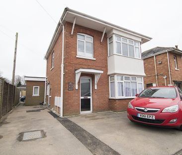 1 bed flat to rent in Columbia Road, Bournemouth, BH10 - Photo 2