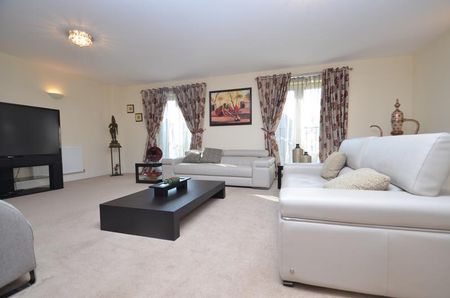 Heacham Avenue, Ickenham, UB10 - Photo 5
