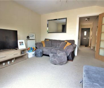 Browne Close, Woking, Surrey, GU22 - Photo 2