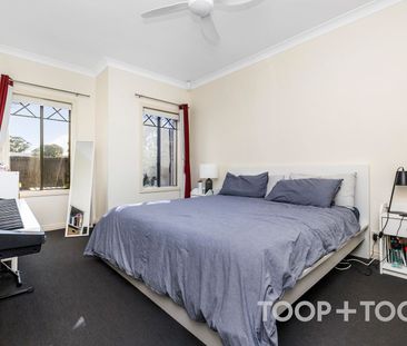 Stylish courtyard home - Photo 4