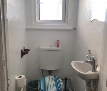 Room in a Shared House, Coleraine Road, N8 - Photo 4