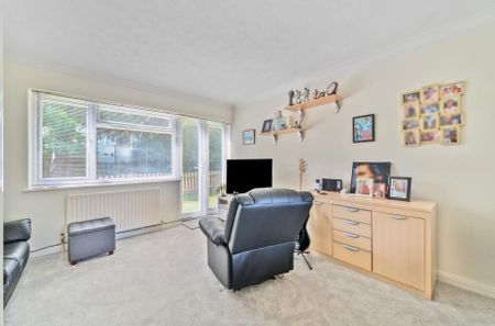 2 bedroom maisonette to rent - Photo 3