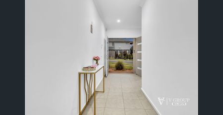 Prime Location Family Home with Solar System. - Photo 2