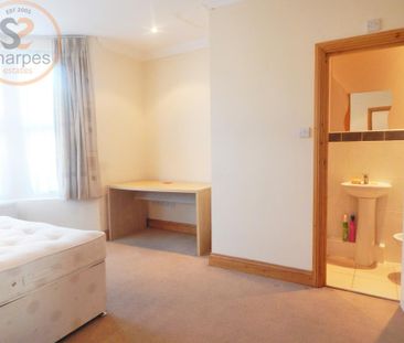 1 bedroom in a house share to rent - Photo 1