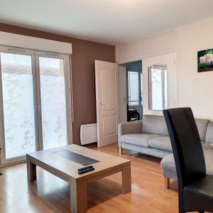 Location Appartement 2 pièces 45m² CREPY EN VALOIS 60800 - Photo 2