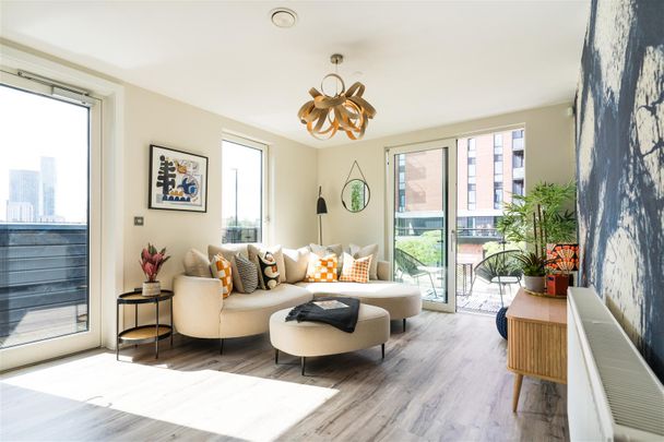 The Railings, Middlewood Locks - Photo 1