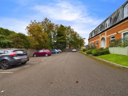 2 bedroom ground floor flat to rent - Photo 3