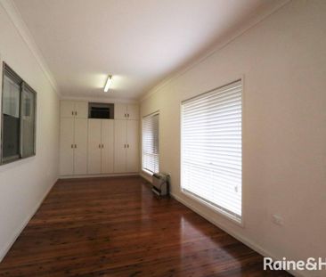 Neat & Tidy Family Home - Photo 2