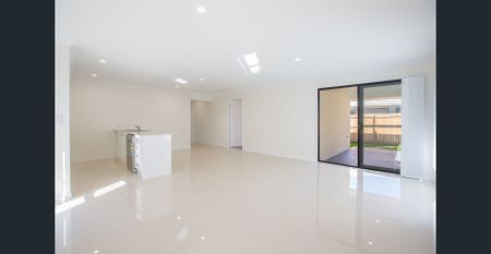 4 BEDROOM HOME WITH SPACIOUS YARD - IN THE LUNA ESTATE! - Photo 4