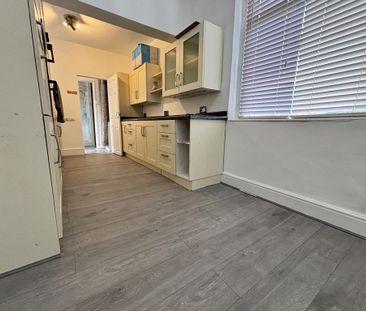 3 bedroom house to rent - Photo 2