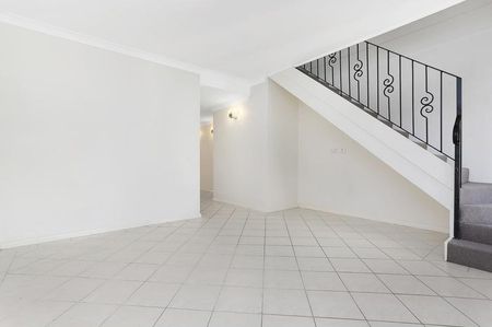 5 Fotheringham Lane, Marrickville NSW 2204 - House For Rent | Domain - Photo 5