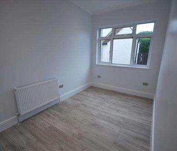 North End, Buckhurst Hill, IG9 - Photo 2