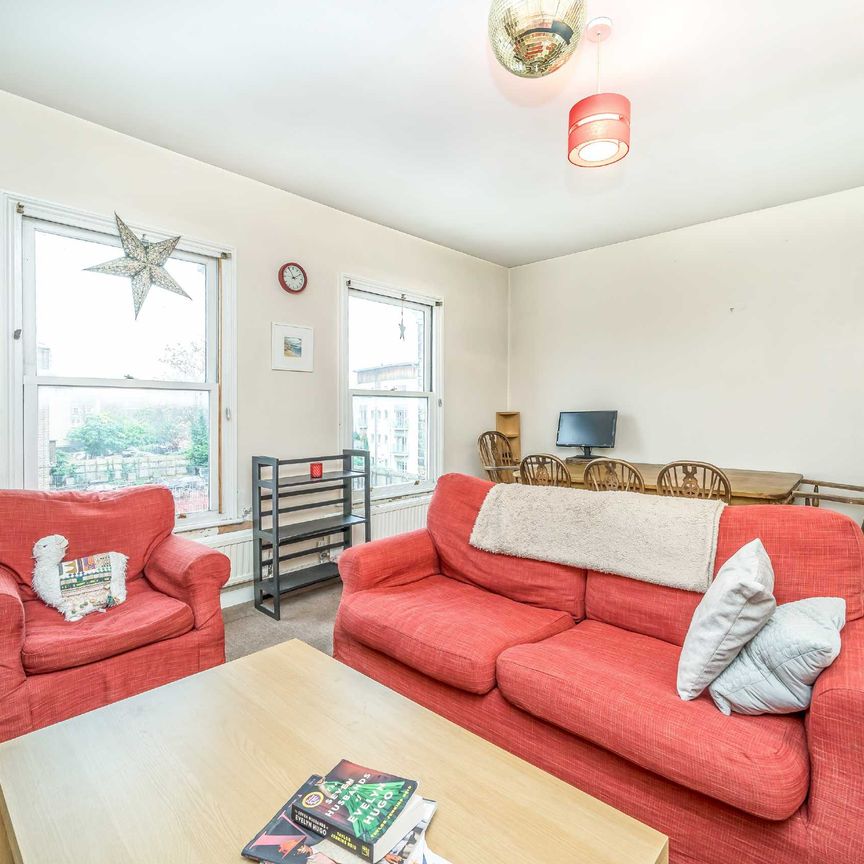 Battersea Park Road, Battersea, SW11, London - Photo 1