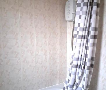 2 bedroom semi-detached house to rent - Photo 5