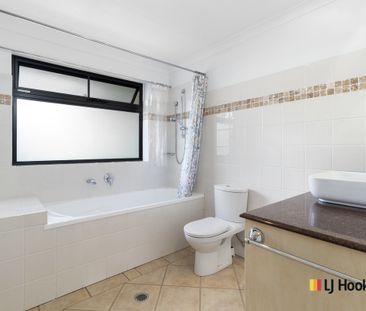 4 Medley Street, Chifley ACT 2606 - House For Rent | Domain - Photo 4