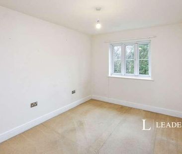 Wynsdale Chase, Warsash, Southampton, SO31 - Photo 3