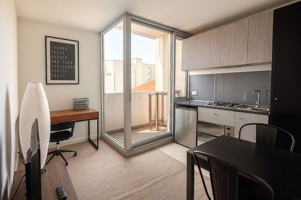 Stylish Urban Living in the Heart of Prahran - Photo 1