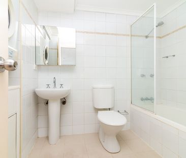 19/91-93 Macleay Street, Potts Point NSW 2011 - Studio For Rent | D... - Photo 2