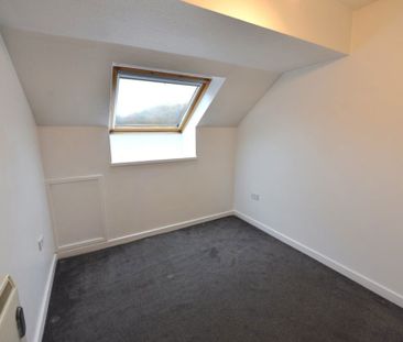 2 bedroom Flat in 123 Hawksworth Rd, Leeds - Photo 5