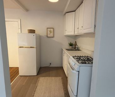 For Lease - 2449 Queen Street Unit# 3, Toronto, Ontario - Photo 3