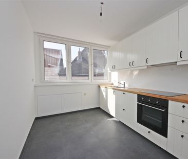 Gezellig 2 slaapkamer appartement nabij de Coupure! - Foto 1