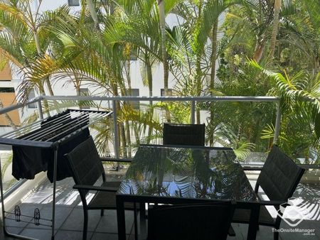 Modern 2 bedroom 2 bathroom unfurnished apartment in a beach complex in Burleigh Heads - Photo 2