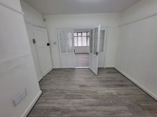 3 bedroom semi-detached house to rent - Photo 1