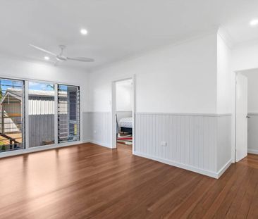 Stunning Renovated Home with Practical Rear Shed! - Photo 3