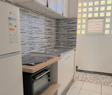 Location Appartement 5 pièces 71m² LES ABYMES 97139 - Photo 6