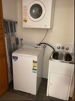 8/300 Sir Fred Schonell Drive, St Lucia, QLD 4067 - Photo 4