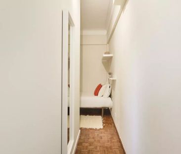Rooms for rent in 10-bedroom apartment in São João De Brito - Foto 4