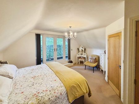 2 bedroom Flat To Let Total Size: 1329 SQ FT - Photo 3