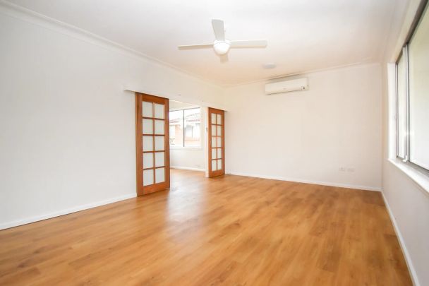 Charming Perry Oval Home - Photo 1