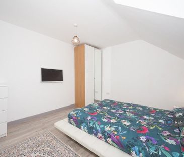 4 bedroom terraced house to rent - Photo 2