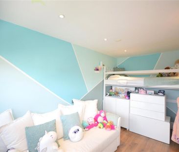 4 bedroom semi-detached house to rent - Photo 6