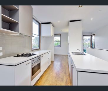 Stylish Townhouse Living within Edgewater Estate - Photo 5