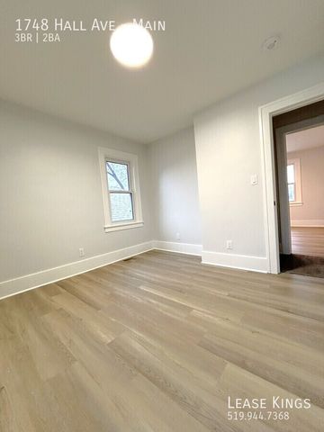 Fully Renovated 3 Bedroom, 2 Bathroom Main Floor Unit in South Walkerville - Photo 4