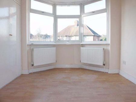 Monks Park, WEMBLEY, HA9 - Photo 2