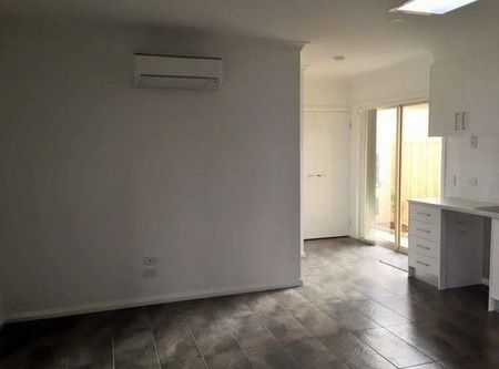 Charming 2-Bedroom Home in Lalor - Photo 2