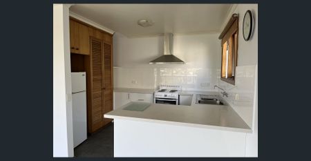 Spacious Townhouse in Sandy Bay - Photo 5