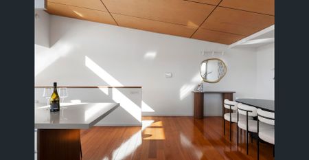 HEADLINE: Oh so convenient - Photo 2