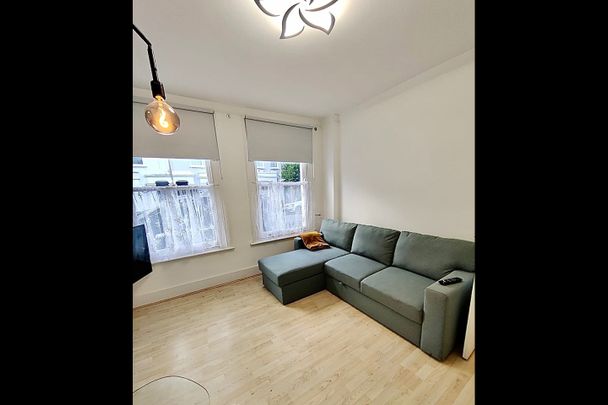 1 Bed Maisonette, Crimsworth Road, SW8 - Photo 1