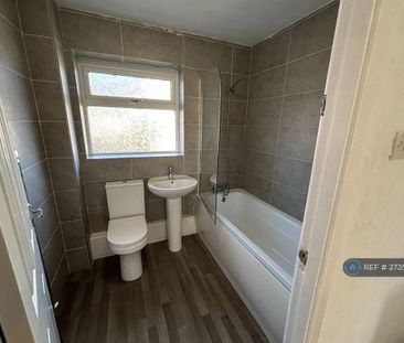 2 bedroom semi-detached house to rent - Photo 4