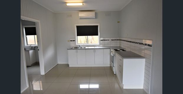 4/9 Law St, Newborough, Vic 3825 - Photo 1