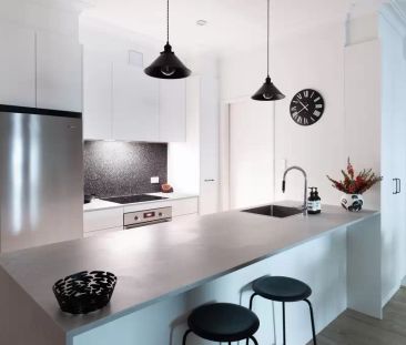 Chic warehouse conversion in the heart of Chippendale - Photo 4