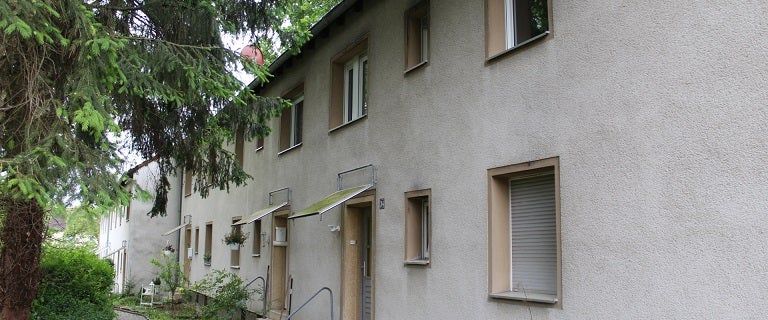 Das Glück hat ein Zuhause: Zweifamilienhaus in attraktiver Lage - Foto 1